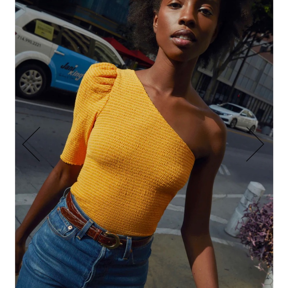 One shoulder brand new top